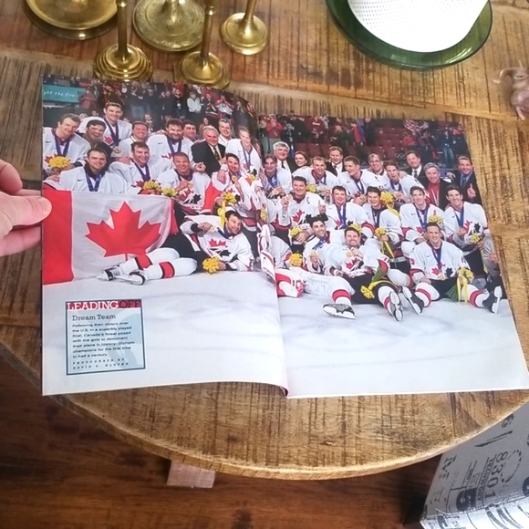 📚VTG Sports Illustrated Team Canada 2002 Olympic Champions Magazine 📚 - Picture 2 of 8